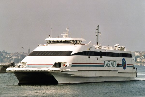 Saint-Malo (2000) - Solidor 3 dans l'avant port
